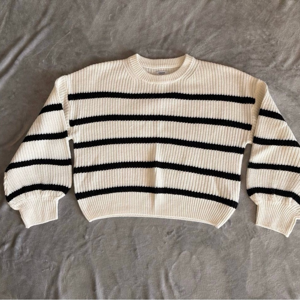 Black and White Striped Women's Sweater